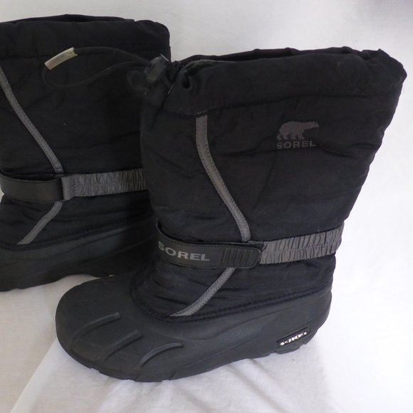 SOREL winter boots, boys size 7, black grey GUC